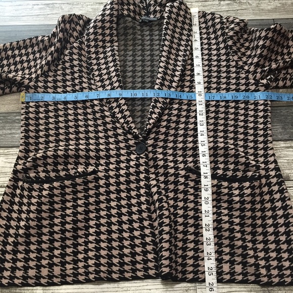 Adrianna Papell Houndstooth Sweater Women’s L Beige Black One Button Pockets - Picture 2 of 9